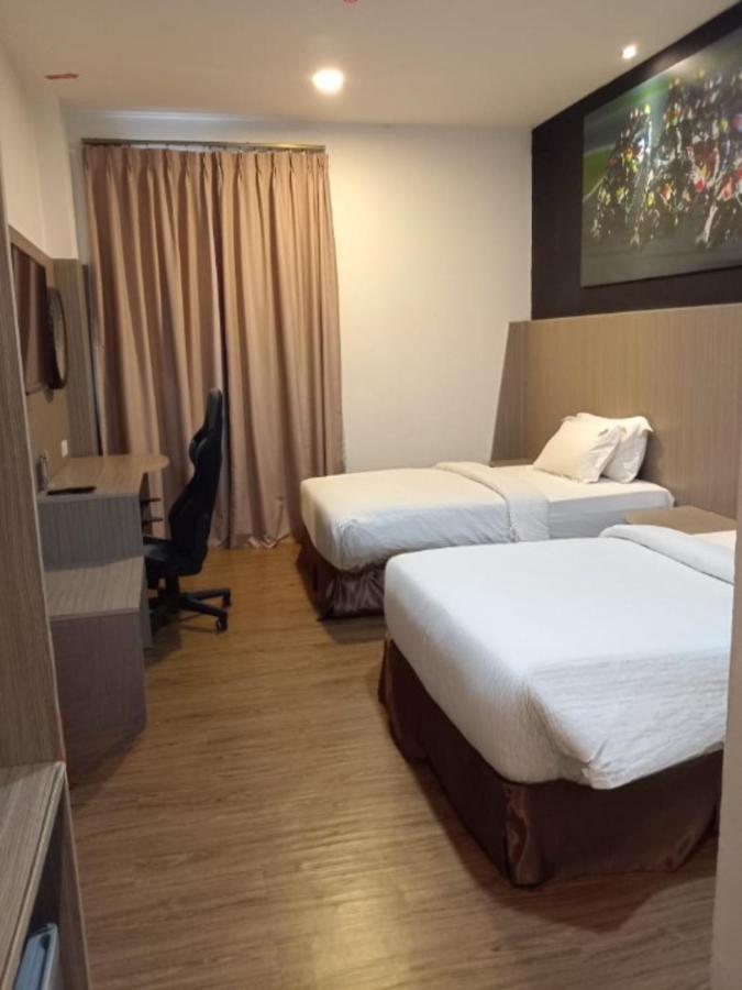 Hype Motorsport Hotel Нілай Екстер'єр фото