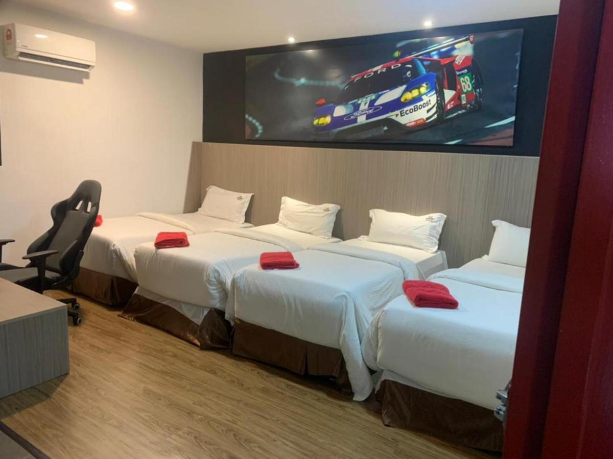 Hype Motorsport Hotel Нілай Екстер'єр фото