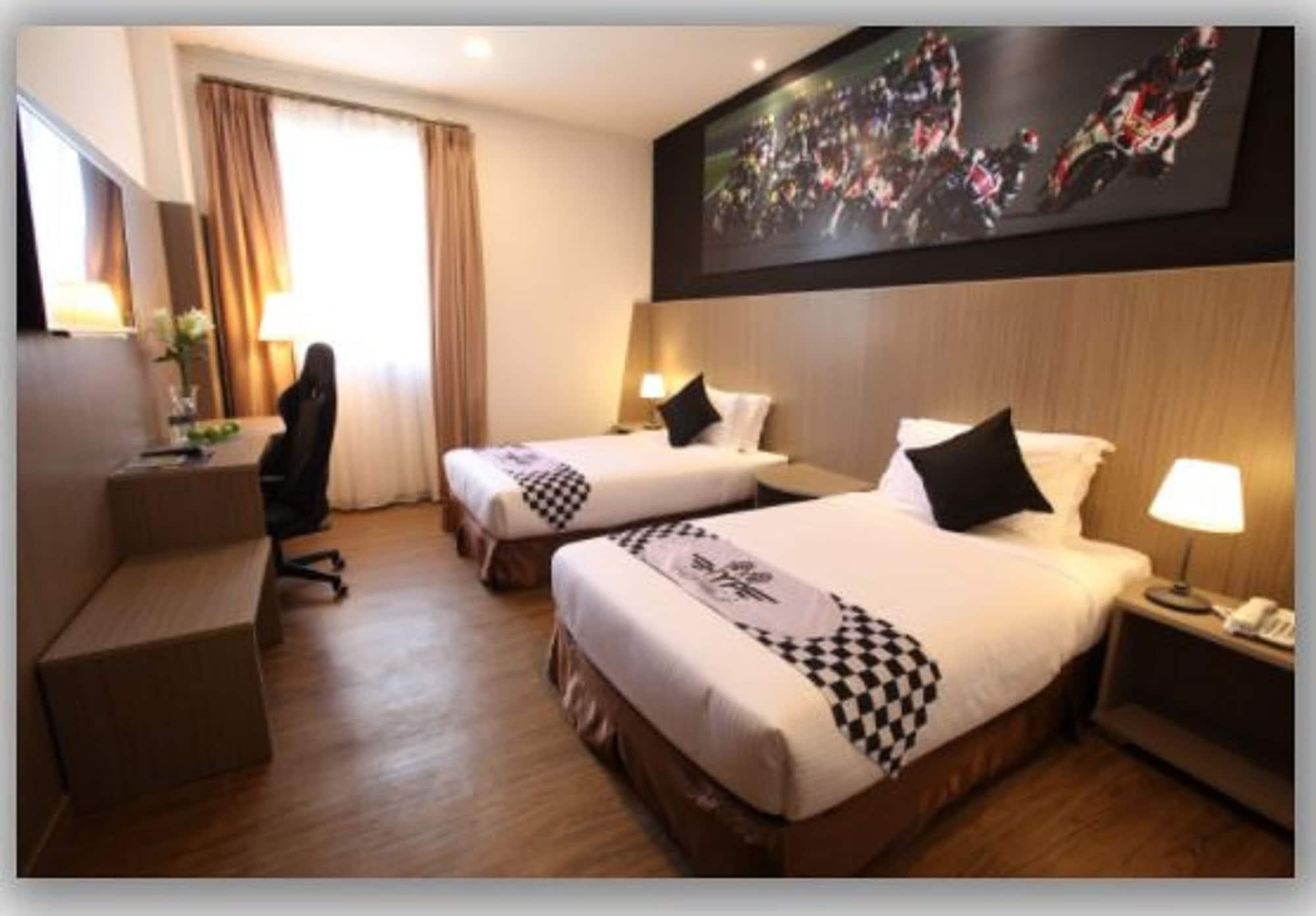 Hype Motorsport Hotel Нілай Екстер'єр фото