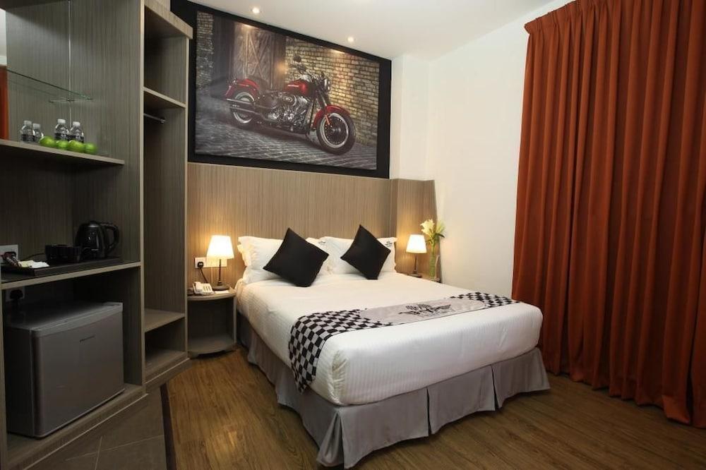 Hype Motorsport Hotel Нілай Екстер'єр фото