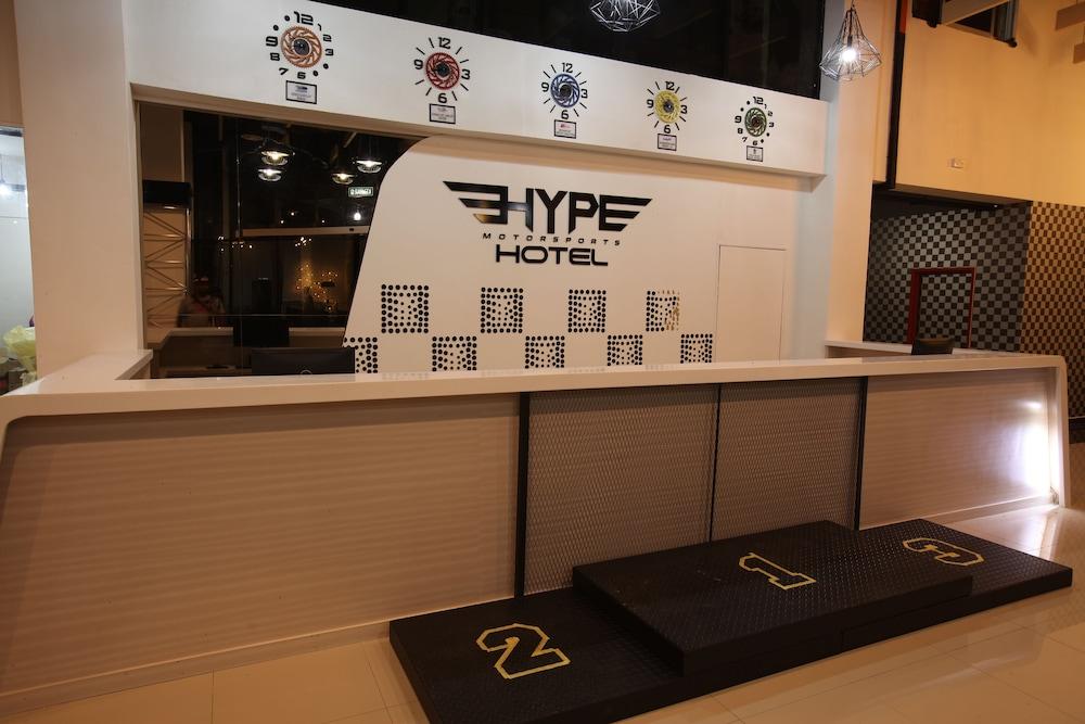 Hype Motorsport Hotel Нілай Екстер'єр фото