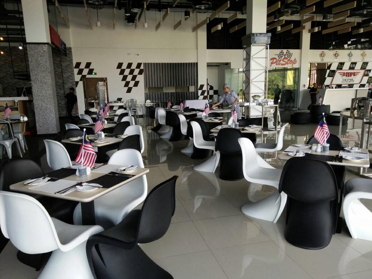 Hype Motorsport Hotel Нілай Екстер'єр фото